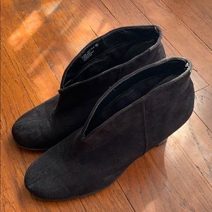 A2 Black Booties size 8.5